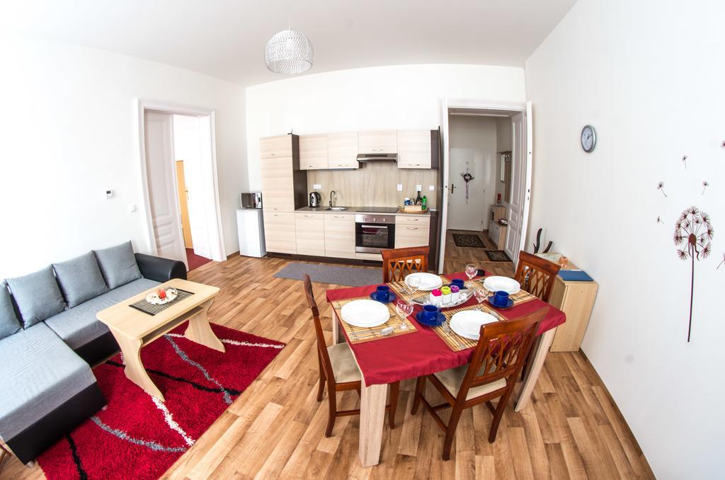Apartman Relax ออลอโมตซ์ ภายนอก รูปภาพ