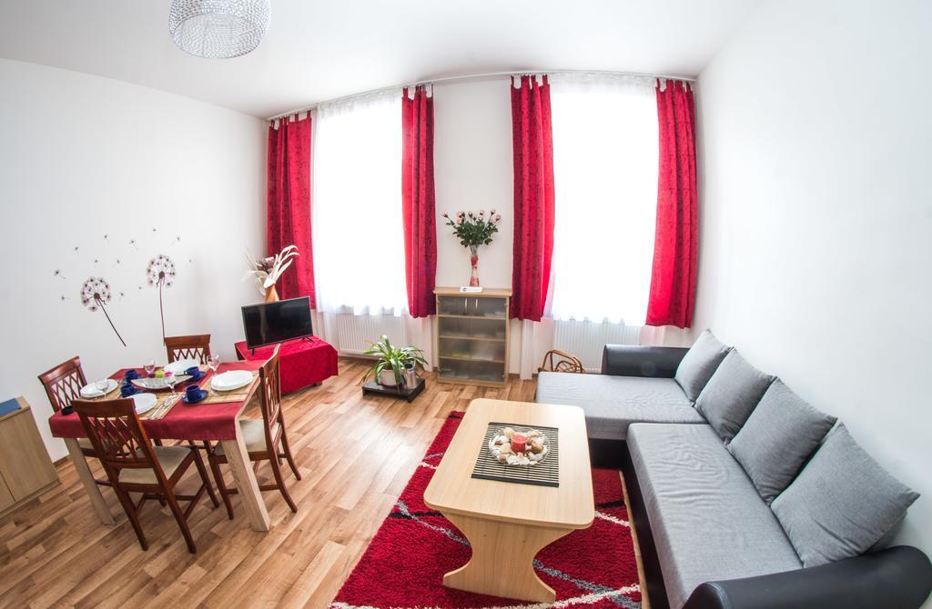 Apartman Relax ออลอโมตซ์ ภายนอก รูปภาพ